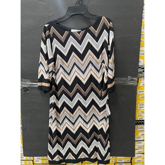Brand new authentic Sandra Darren Chevron Dress, Size 6 For Women - Picture 1 of 4